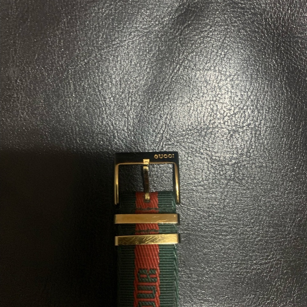Authentic unisex Gucci watch - Picture 4 of 5
